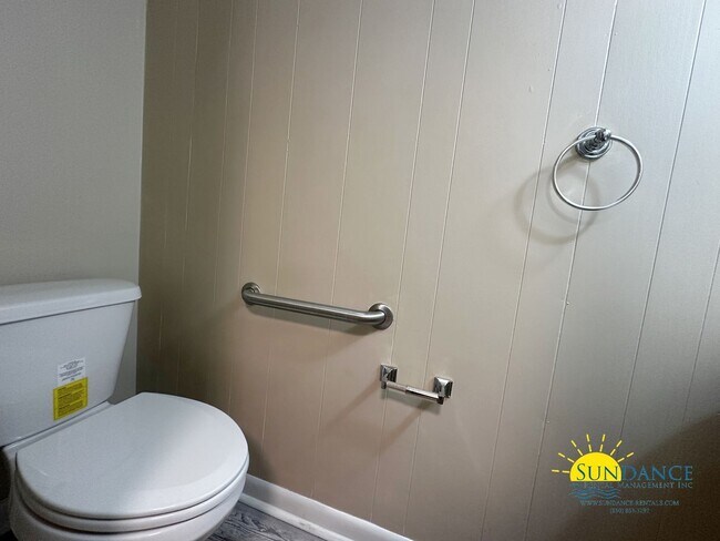 Building Photo - Beautiful 3 Bedroom Home in Fort Walton!