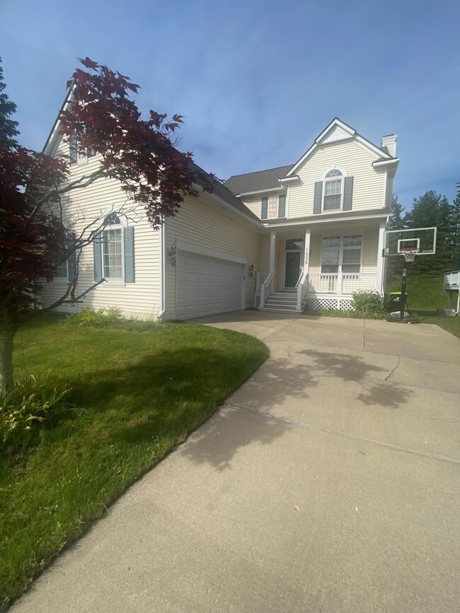 Primary Photo - 1556 Chapleau Dr