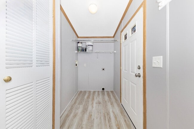 Building Photo - 16114 McGregor Dr