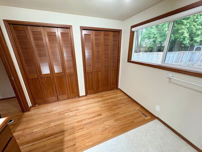 Building Photo - Redmond Home