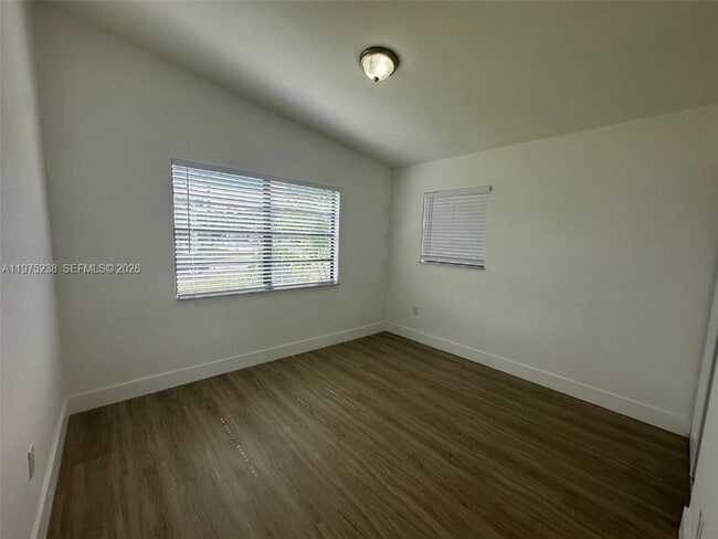 Building Photo - 3701 SW 40th St