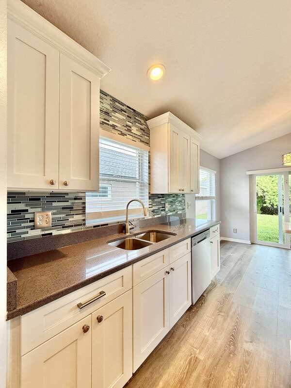 Building Photo - 838 Addison Dr NE