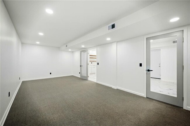 Building Photo - 681 Fielding Ln SW