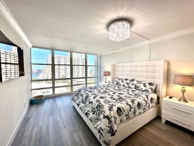 Building Photo - 2017 S Ocean Dr