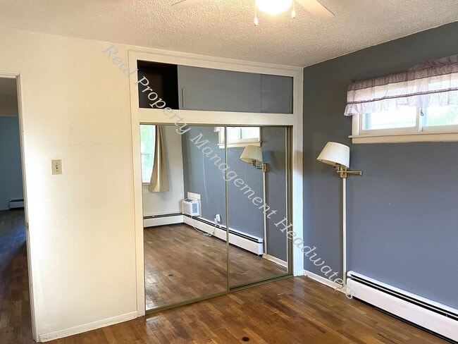 Building Photo - 3 Bedroom 2 Bath House for Rent - Pet Frie...