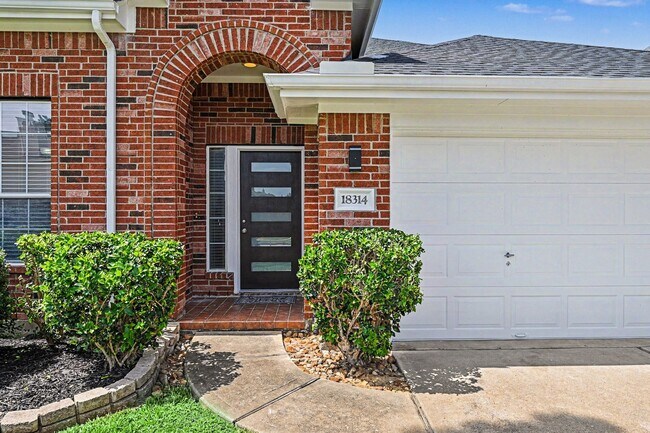 Building Photo - 18314 Manorcliff Ln