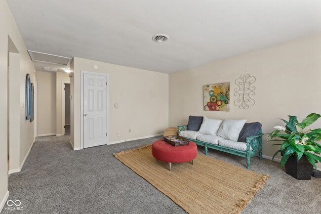 Building Photo - 296 Heritage Dr