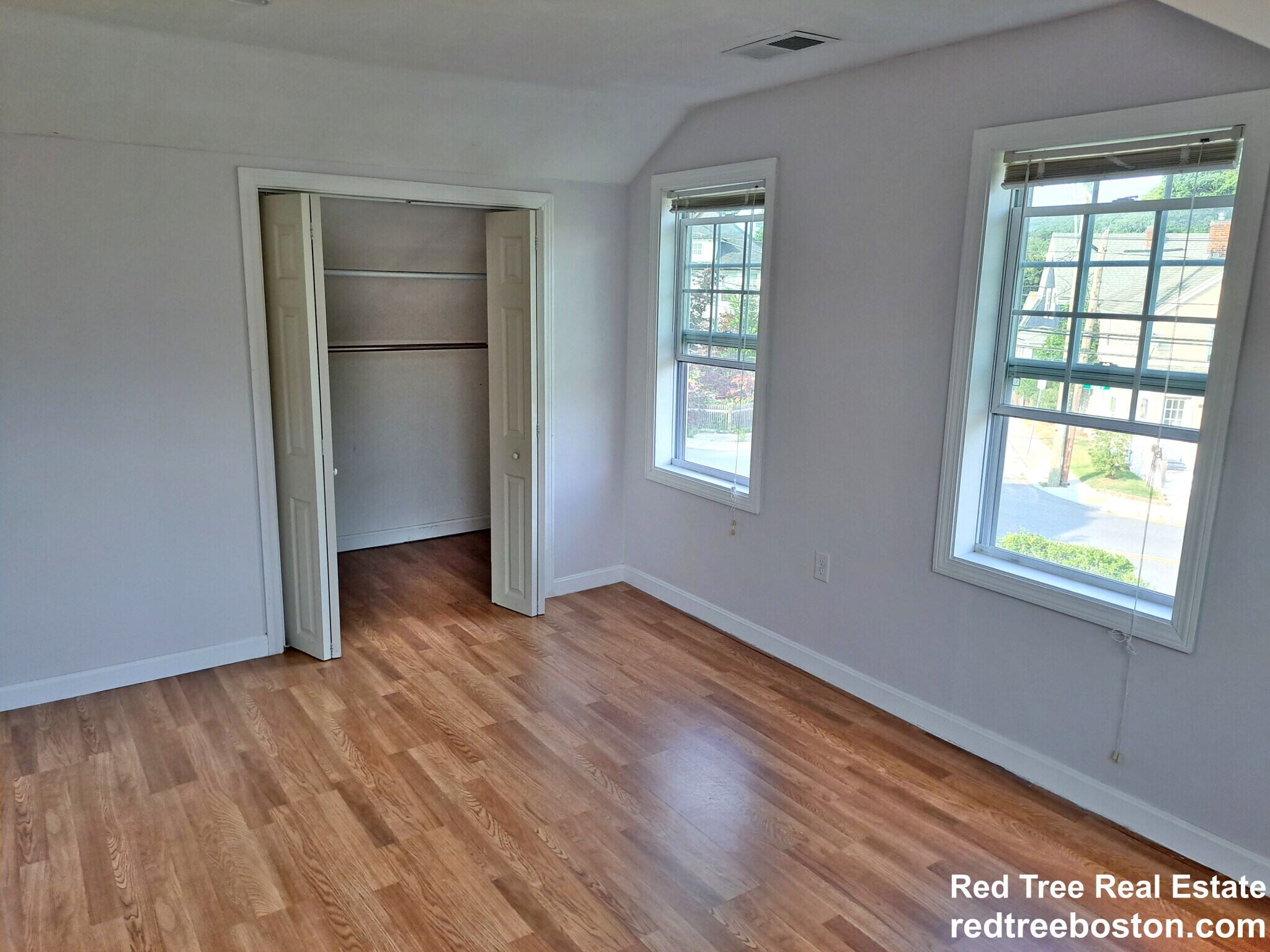 Building Photo - 158 Baker St