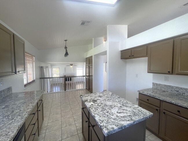 Building Photo - Available Now Palmdale 4 Bedroom + 3 Bathr...