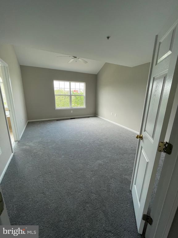 Building Photo - 601 Fawn Cir