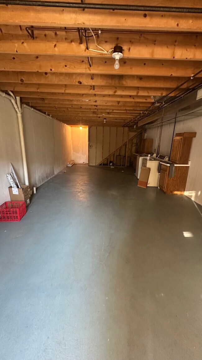 Building Photo - 2327 Coyote Creek Dr