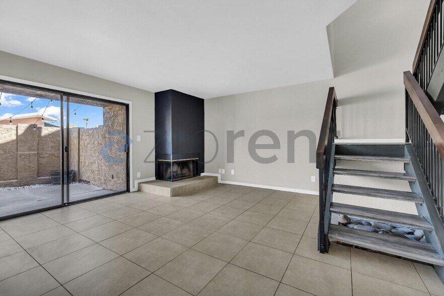 Building Photo - Unit 10