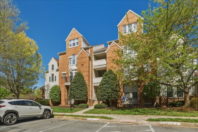 Building Photo - "Luxurious 2-Bed Condo with, loft, Granite Elegance & Hardwood Charm in Reston, VA!"