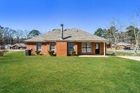 Building Photo - 1024 Countryside Ln