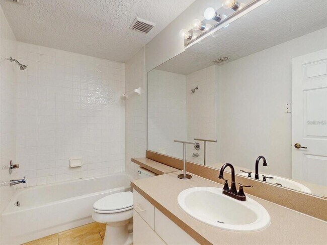 Building Photo - 5578 Metrowest Blvd