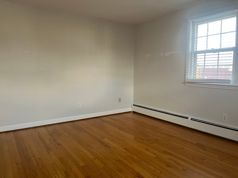 Building Photo - 43 Charter Oak St