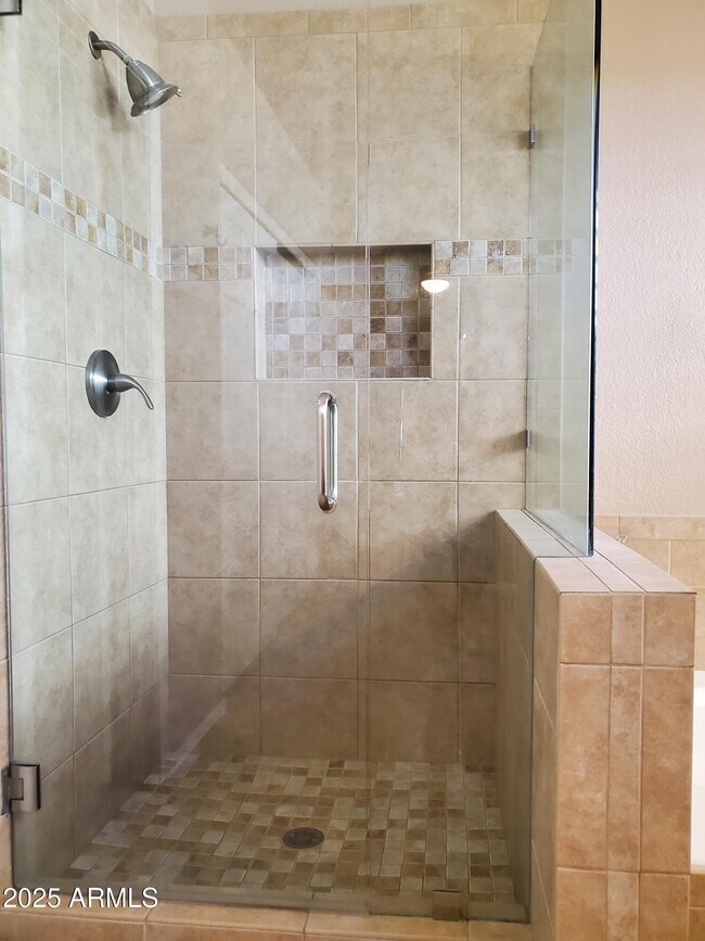 Building Photo - 12059 N 110th St