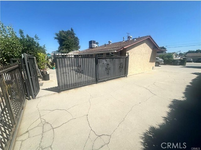 Building Photo - 11713 Killian St