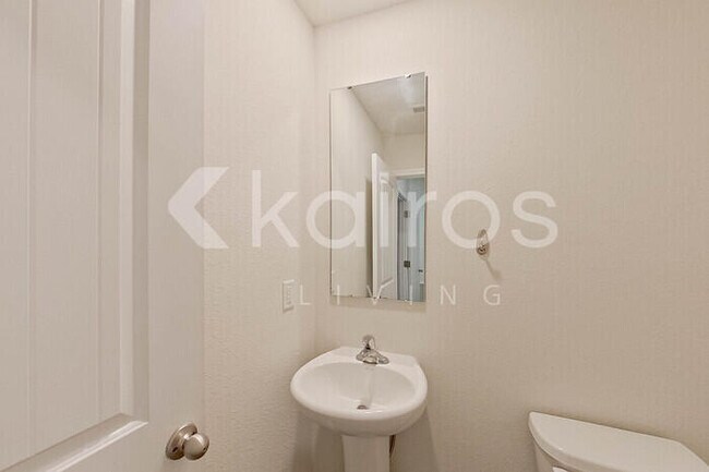 Building Photo - 354 Common Reed Dr