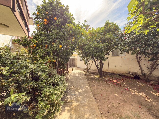 Building Photo - 2112-2114 Thomas Avenue - 2114 Unit 2-