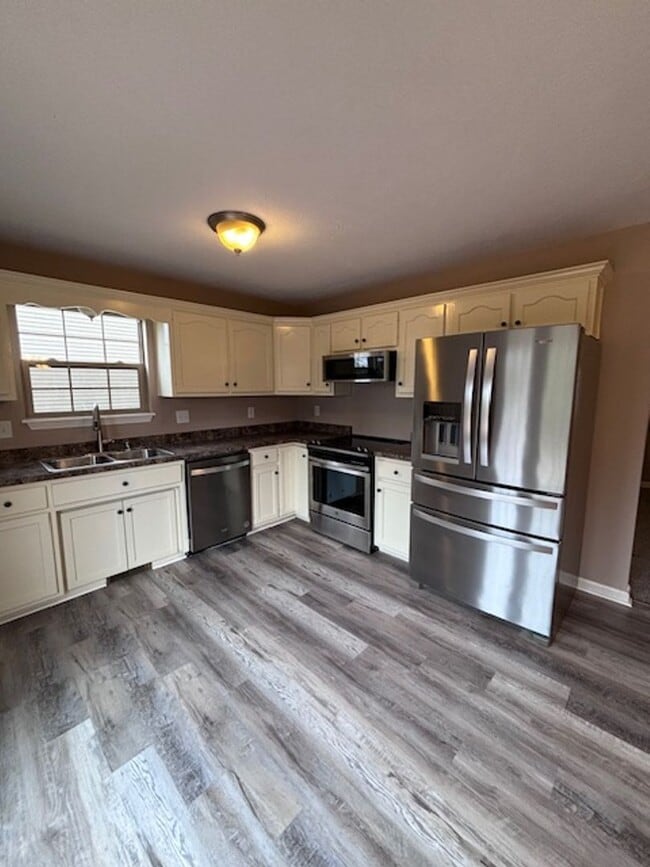 Building Photo - 156 Madison Rae Blvd