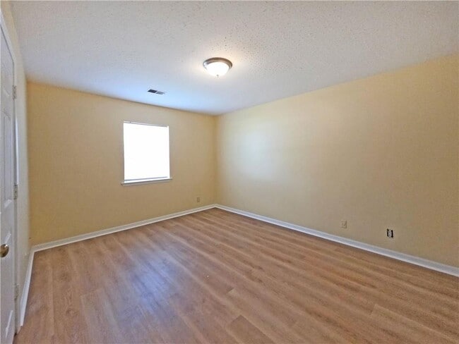 Building Photo - 107 Westland Ct SW