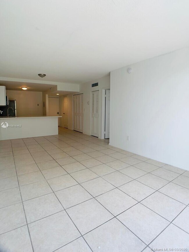 Building Photo - 2345 NE 135th St