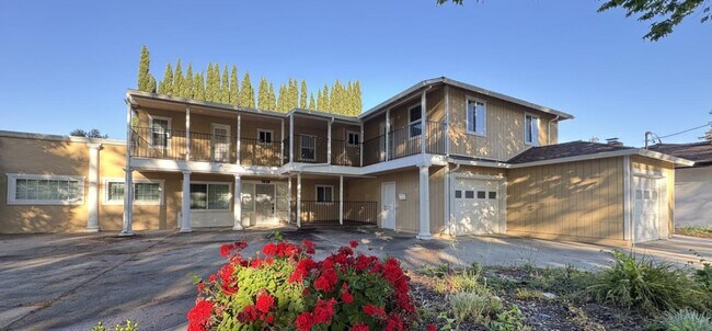 Building Photo - 7610 Miller Ave
