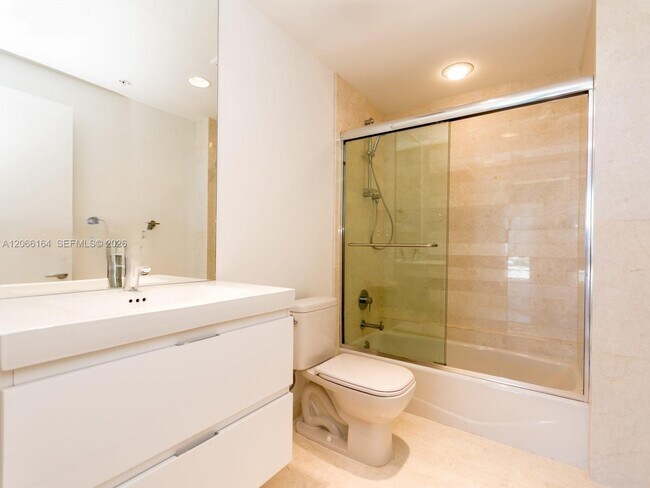 Building Photo - 17301 Biscayne Blvd