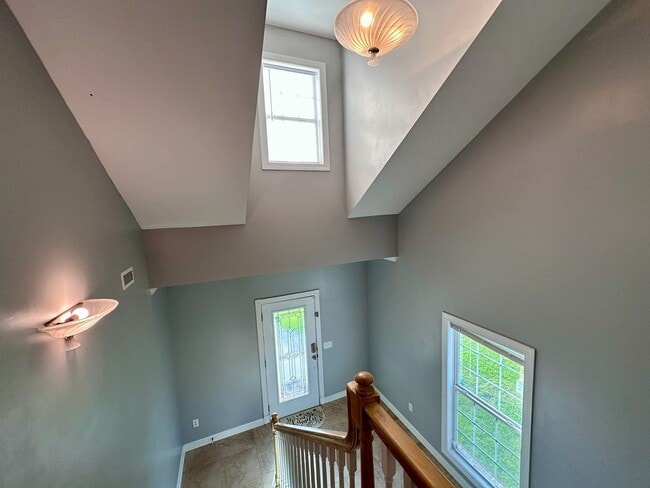 Building Photo - Available NOW -104 Planters Court