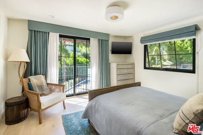 Building Photo - 7651 Willow Glen Rd