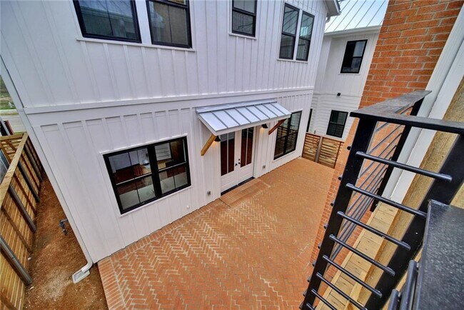 Building Photo - 4312 Tilley St