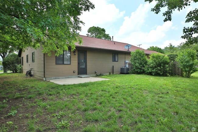 Building Photo - 914 Tradewind Dr