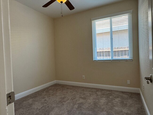 Building Photo - Nicely updated Rocklin home! A must see!