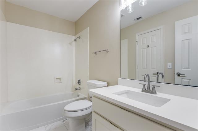 Building Photo - 2514 Maywood Ln