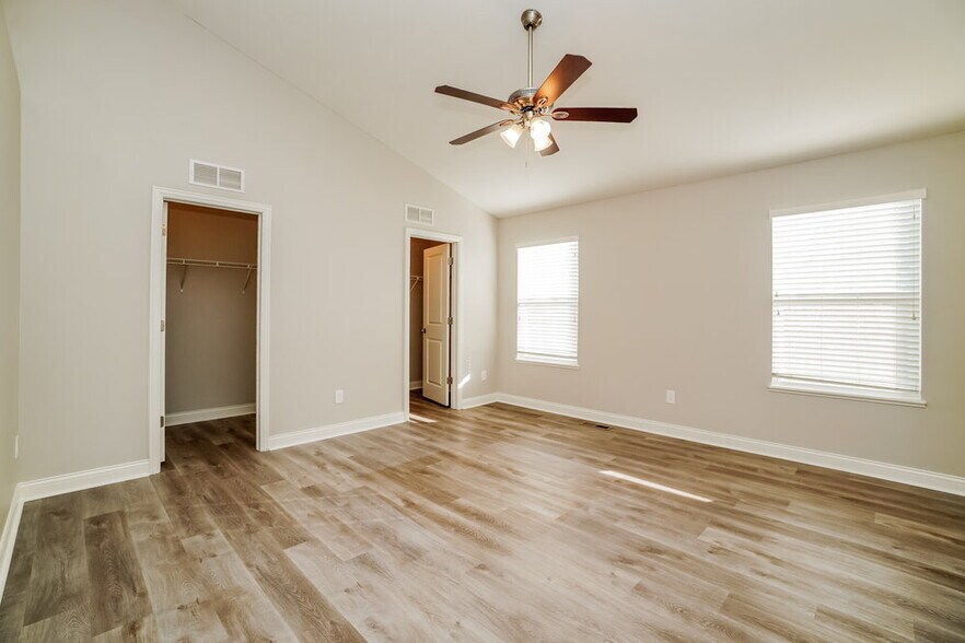 Building Photo - 2662 Aeden Dr