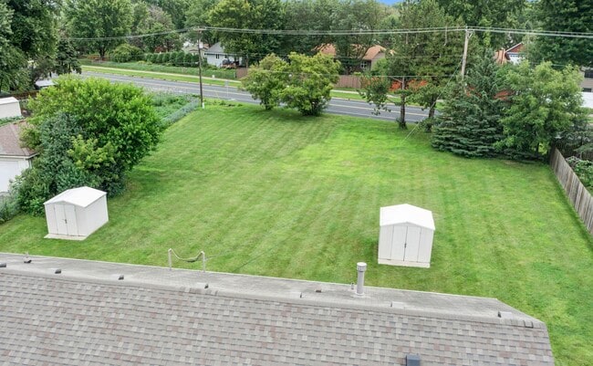 Building Photo - 14840 Dallara Ave