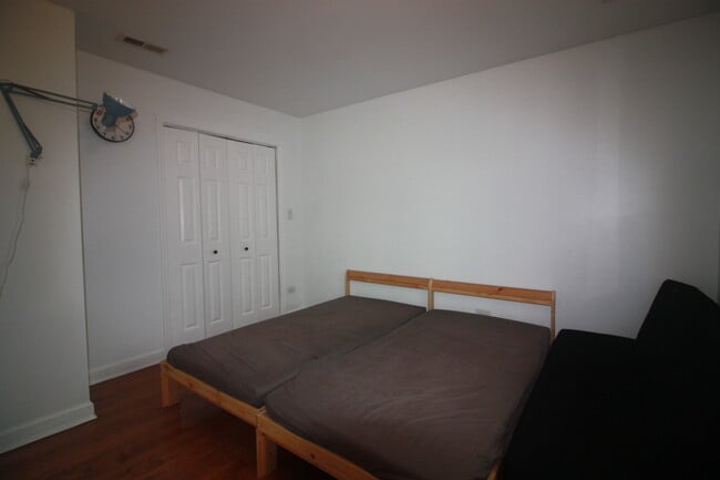 Building Photo - 1624 Greenwood Rd