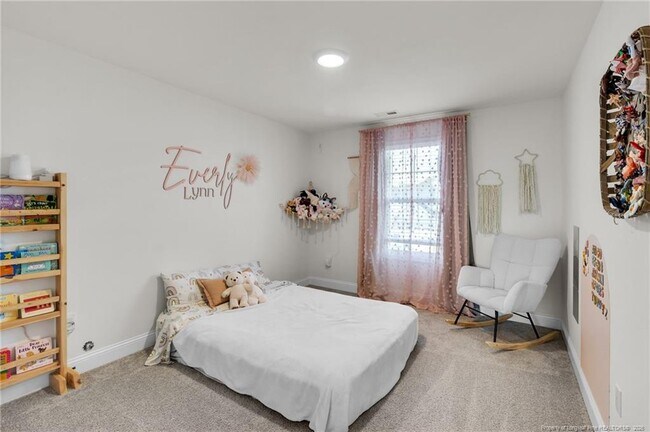 Building Photo - 173 London Dr