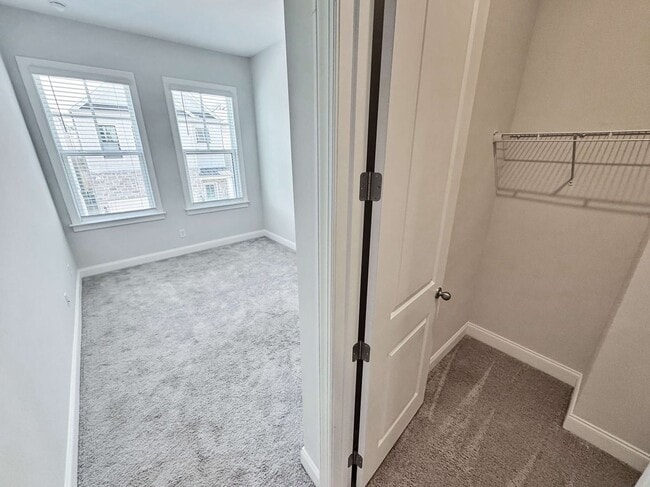 Building Photo - 671 Stickley Oak Way