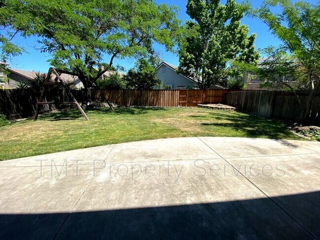 Building Photo - 8823 Ocean Breeze Ct