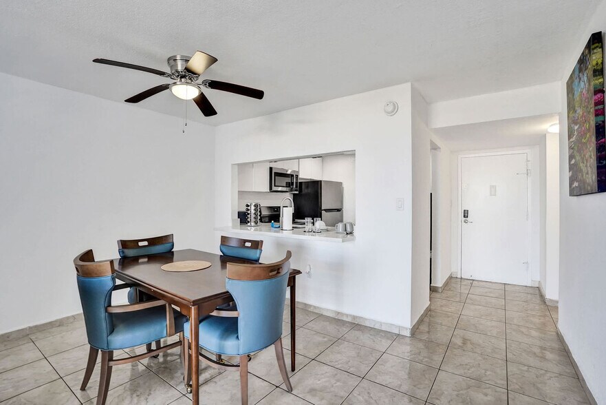 Building Photo - 777 NW 155th Ln