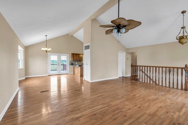 Building Photo - 7918 Holly Hills Dr