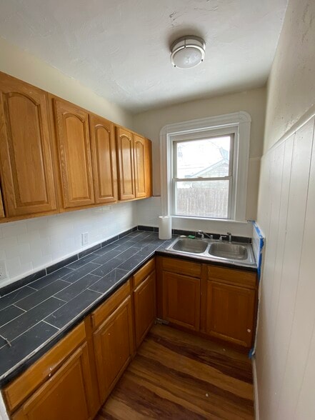 Building Photo - 5 Lynch St