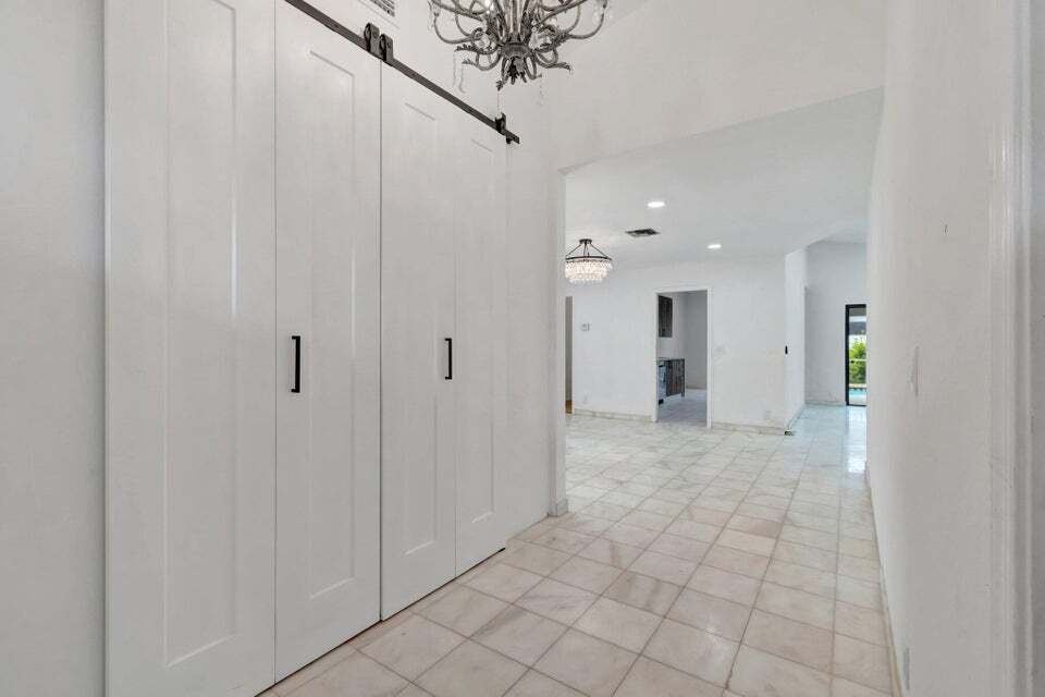 Building Photo - 7810 Villa Nova Dr