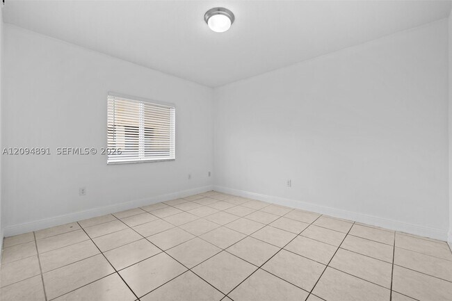 Building Photo - 2429 W 78th St