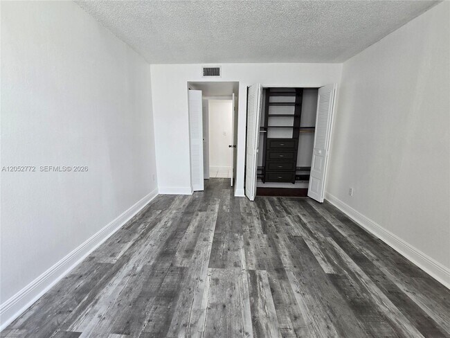 Building Photo - 484 NW 165th St