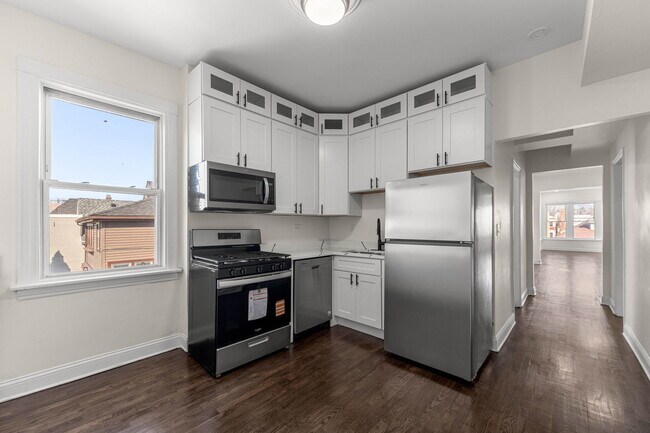 Building Photo - 7532 S Champlain Ave