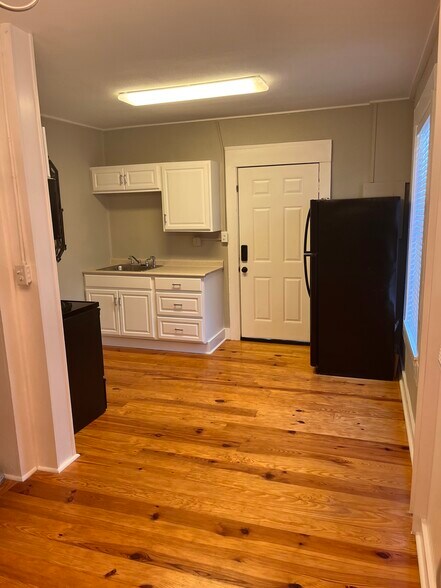 Kitchen - 710 W Canal St