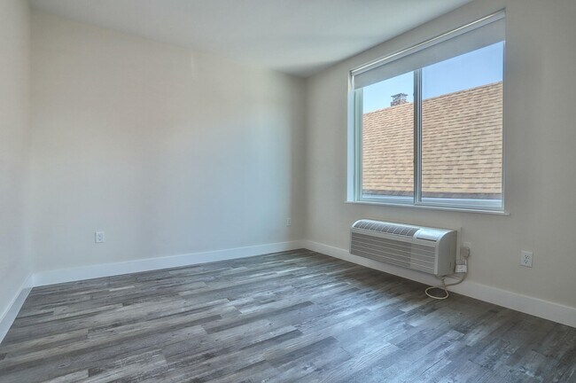Building Photo - 140 Avenue B